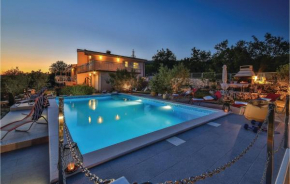 3 Bedroom Nice Home In Trogir
